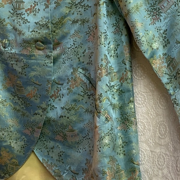 100% Silk Brocade Women's Swing Jacket. Made in Post-War Japan. - Picture 8 of 16